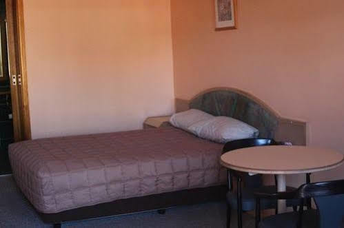 Nandewar Motor Inn Narrabri Exterior photo